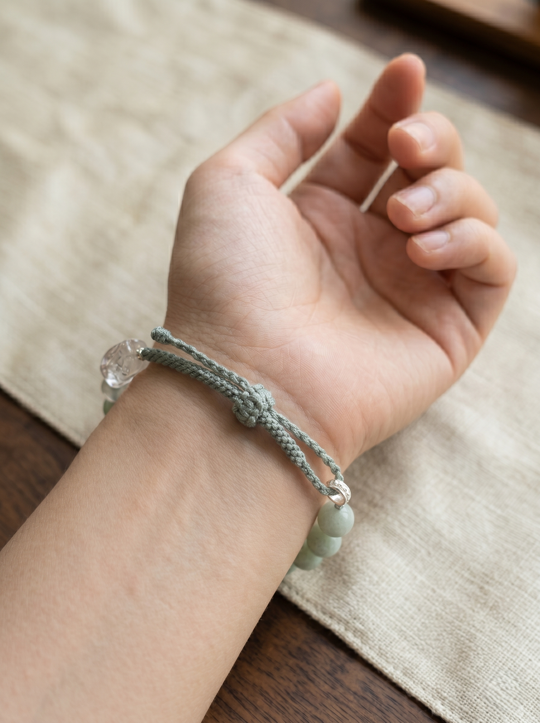 ORIENTAL VIBE Gemini Zodiac Crystal Energy Bracelet - Hand-Woven Healing Bracelet for Balance & Creativity