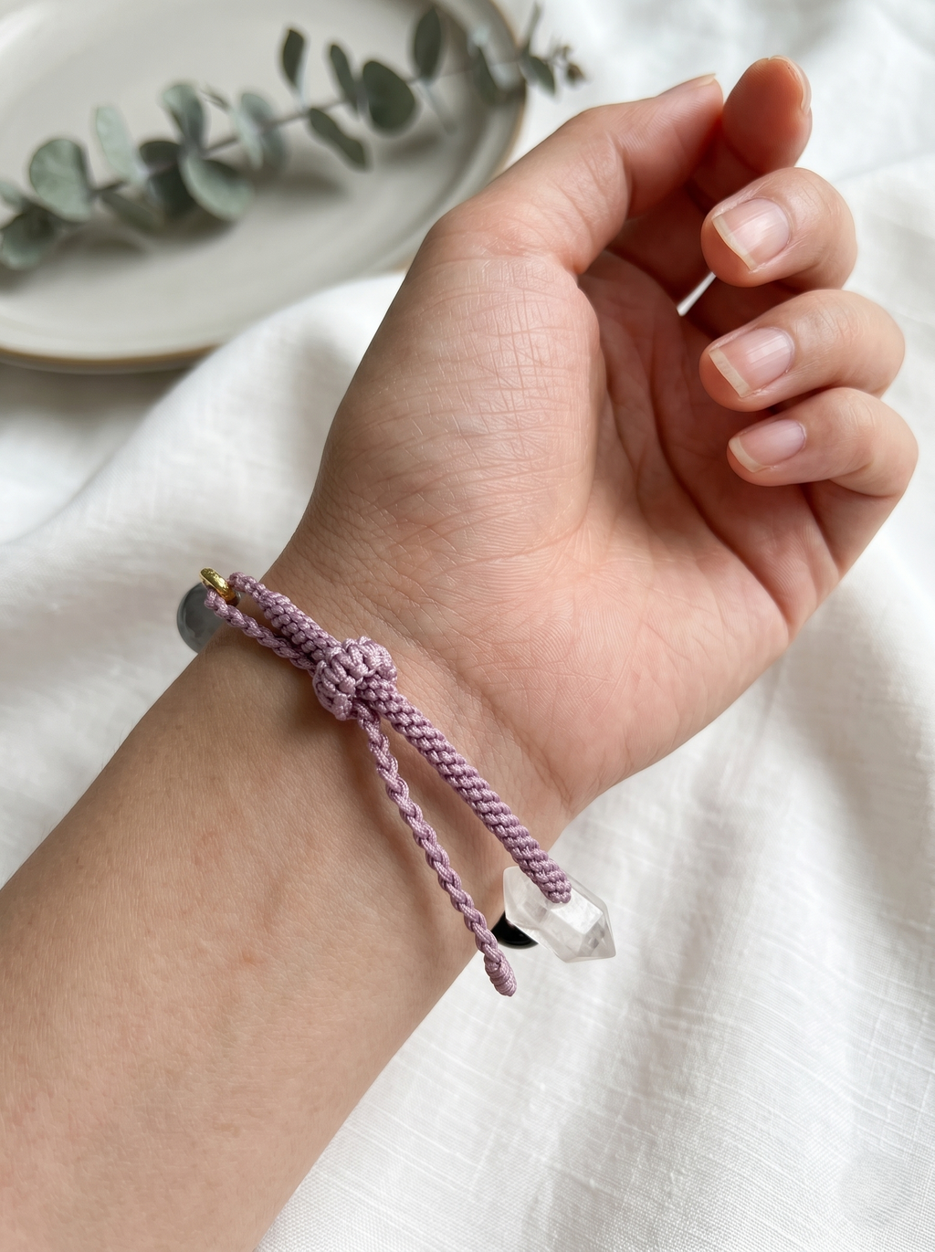 ORIENTAL VIBE Leo Zodiac Crystal Energy Bracelet - Hand-Woven Amethyst & Clear Quartz Bracelet for Regal Confidence