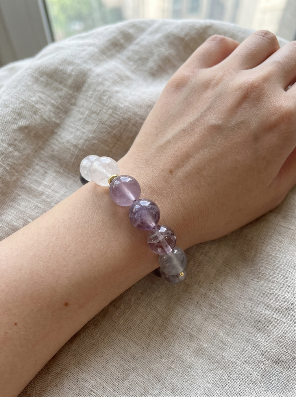 ORIENTAL VIBE Leo Zodiac Crystal Energy Bracelet - Hand-Woven Amethyst & Clear Quartz Bracelet for Regal Confidence